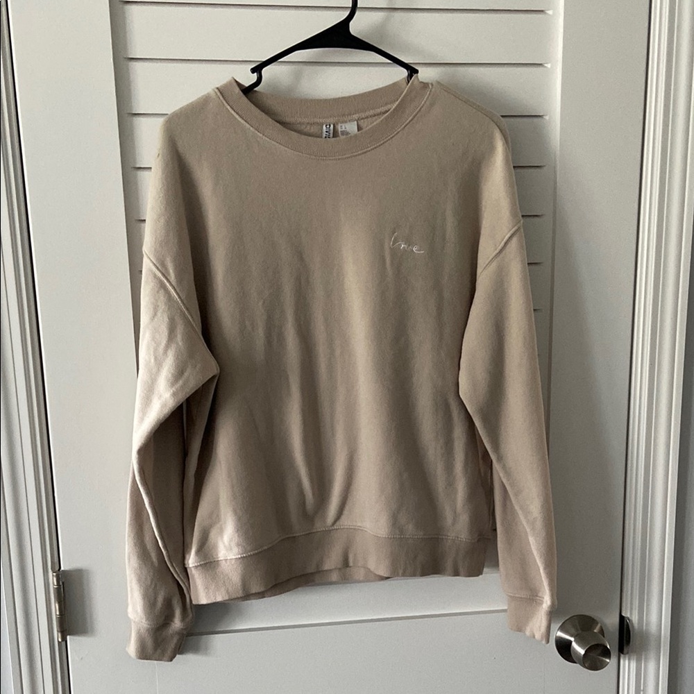 Divided Beige Tan H&M Crewneck Sweater Love Embroidered size Large